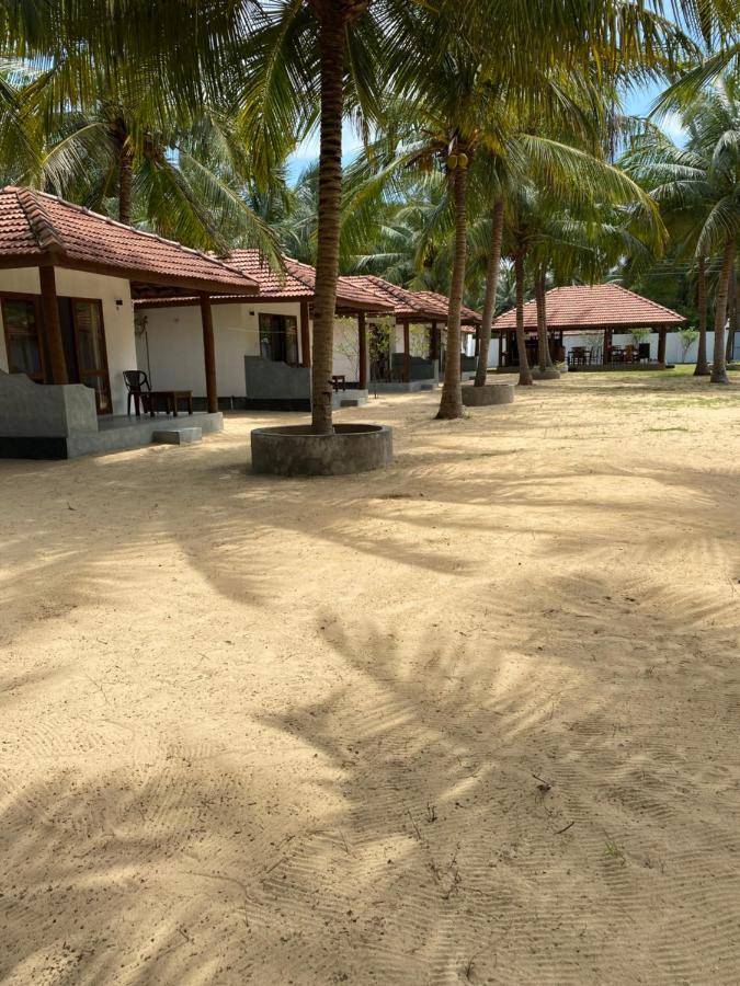 Sea Sand Resort Kalpitiya Exterior photo