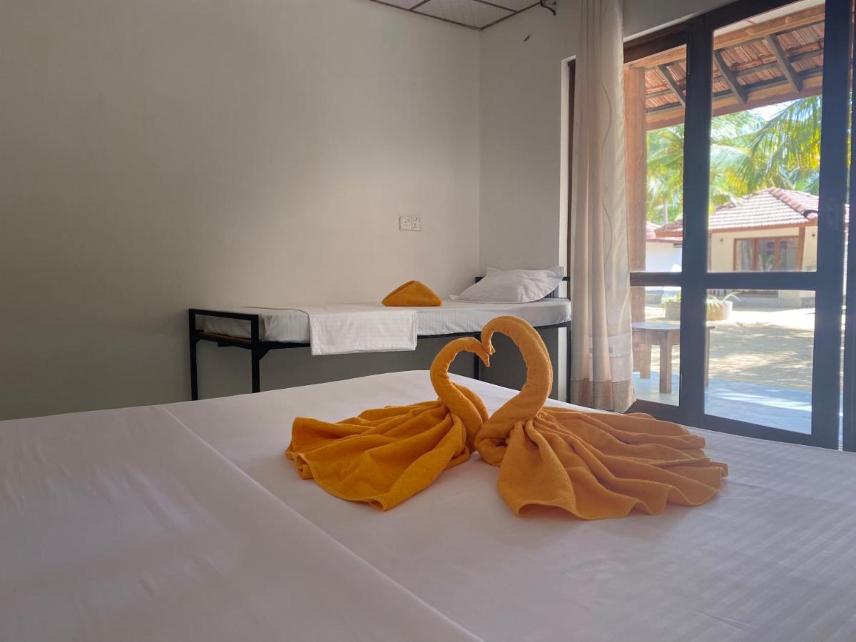 Sea Sand Resort Kalpitiya Exterior photo